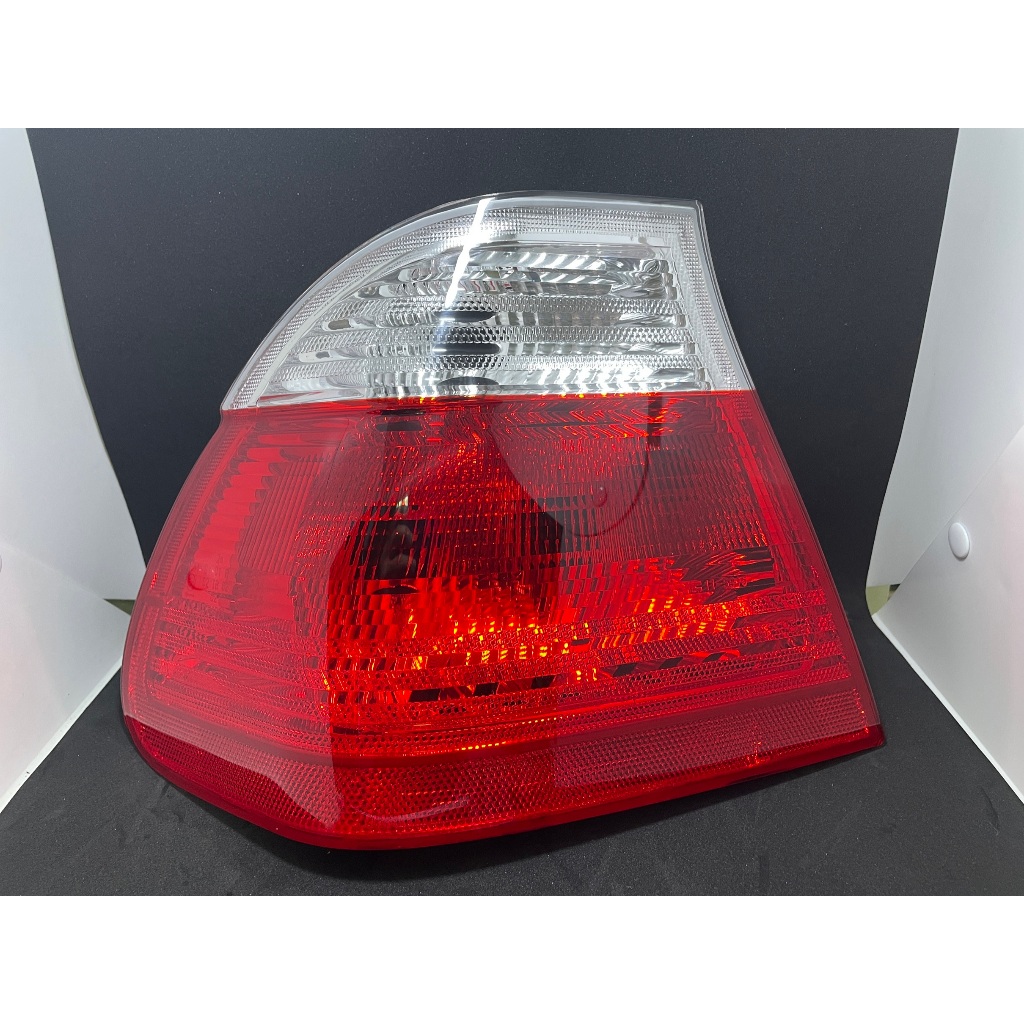 โคมไฟท้าย ไฟหลัง ไฟเบรค BMW E46 ก่อน Facelift ไต้หวัน สีขาวแดง