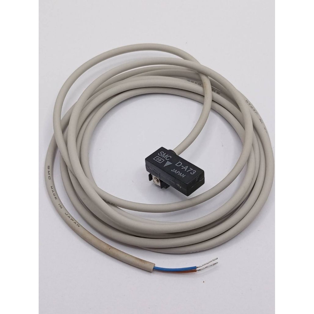 สั่งเลย Reed Switch ยี่ห้อ SMC รุ่น D-A73 (New) สายยาว 3 เมตร / 50 ซม. สายไฟ 2 เส้น สินค้าพร้อมส่งจากกทม