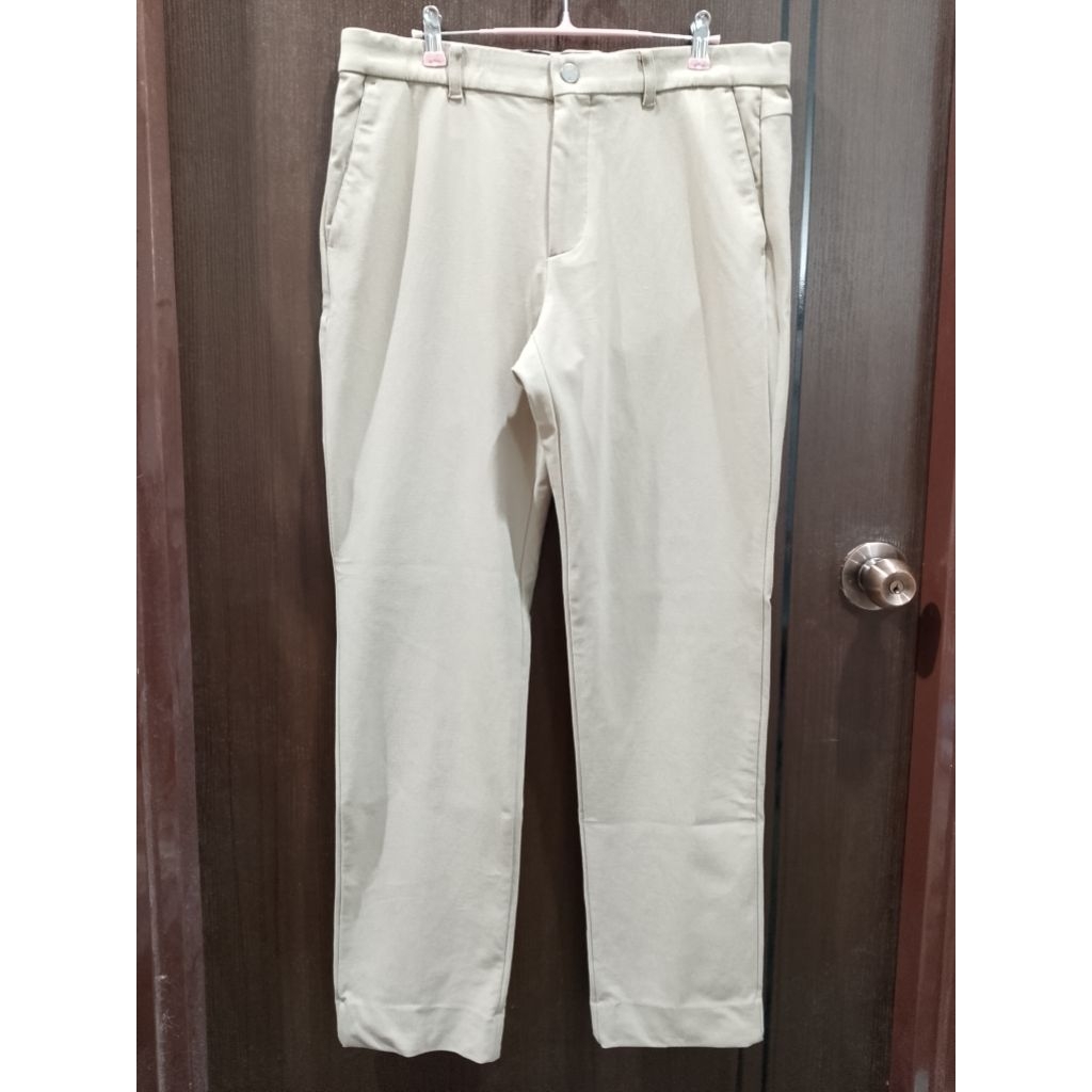 แบรนด์ BOGNER กางเกงขายาวสีครีมเบจ เนื้อผ้าดีสุด ๆ นุ่ม มีความยืดหยุ่น ไม่จำเป็นต้องรีดเลย