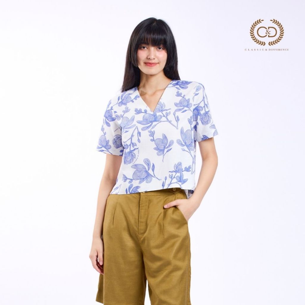 C&D Woman's Blouse Blue Flower stitch เสื้อผู้หญิง คอวี แขนสั้น สีน้ำเงิน CC6LBU