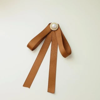 Danmugi Studio - ริบบิ้น Brooch ดีไซน์ โบว์ ตกแต่งด้วย Pearl สำหรับเสริมสไตล์ของคุณ งานประณีต