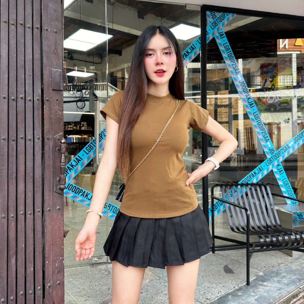 SpinnyHouse เสื้อยืดผู้หญิง ผ้ายูนิโค่ ทรงรัดรูป แขนสั้นรอบคอ ใส่แล้วดูผอมสุด ผ้ายืดตามตัว รุ่น กิมจิ B-008-3-A
