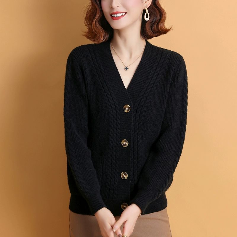 M-6XLเสื้อกันหนาวคนแก่✨เสื้อคลุมสุดชิค💘เสื้อคาร์ดิแกนแม่ สีพื้น แฟชั่นใหม่ มีสองกระเป๋า เสื้อหนาวไหมพรม ผ้านิ่มมากใส่สบา - รูปที่ 3