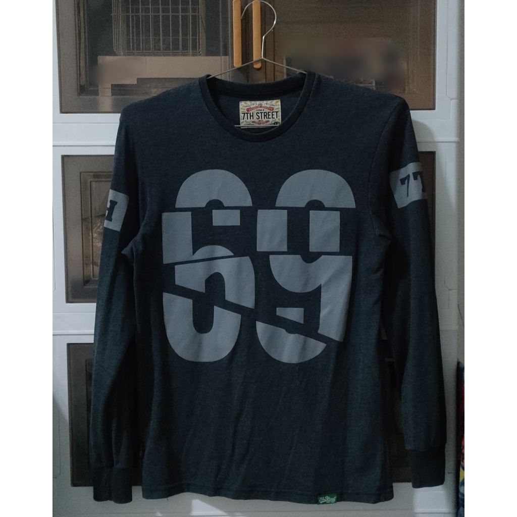 (มือสอง) เสื้อยืดแขนยาว 7th Street