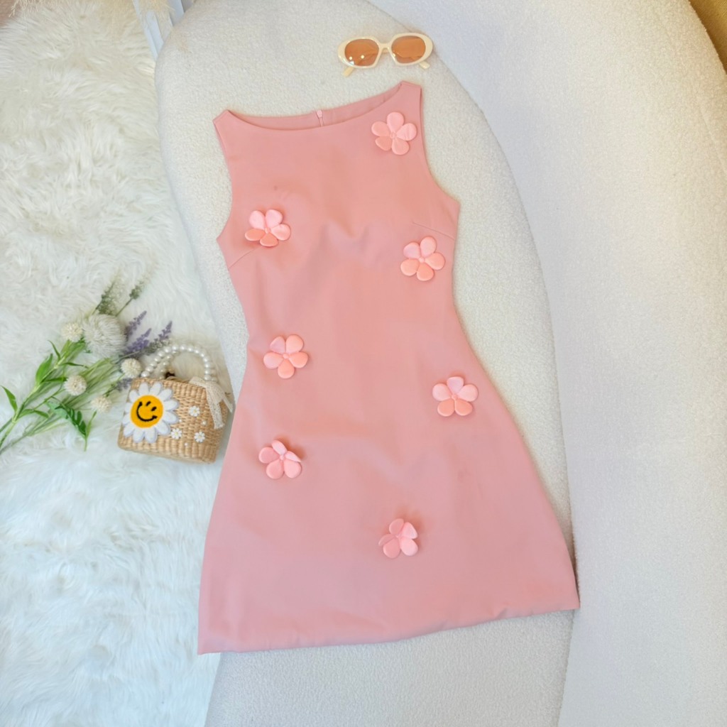 [LISA] A1253 ชุดเดรสกระโปรงคอกลมแขนกุดดีเทลแต่งดอกไม้ ดีไซน์สวยหรูใส่คาเฟ่ ดินเนอร์ ออกงาน