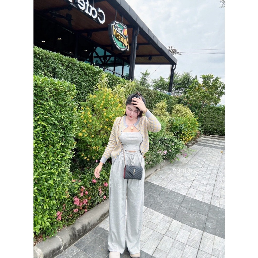 มาแล้ว คาร์ดิแกนลายสุดเก๋ ใส่แล้วดูแพงเว่อร์ ดีไซน์สวยหรู แต่งกระดุมทอง เพิ่มลุคคุณหนู ใส่ทำงานก็ได้ ใส่เที่ยวก็เริ่ด