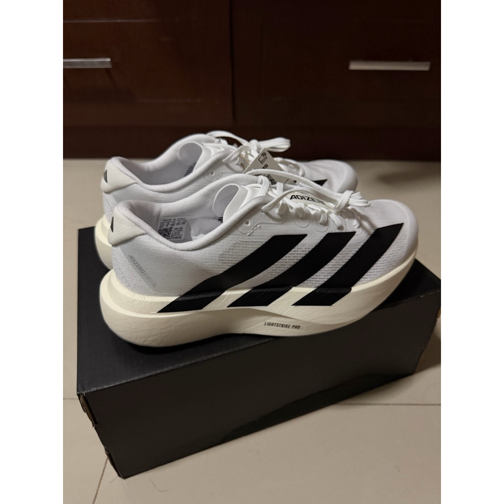 รองเท้าadidasผู้หญิง