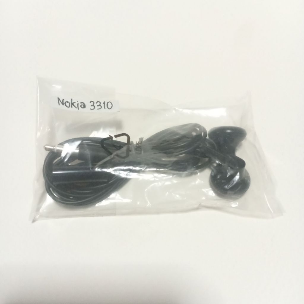 หูฟัง ของแท้ ของใหม่มือ 1 คุณภาพดี มาในกล่องมือถือ Nokia 3310 รุ่นใหม่ของแท้ ไม่ได้ใช้เลยเอาลงขายครั