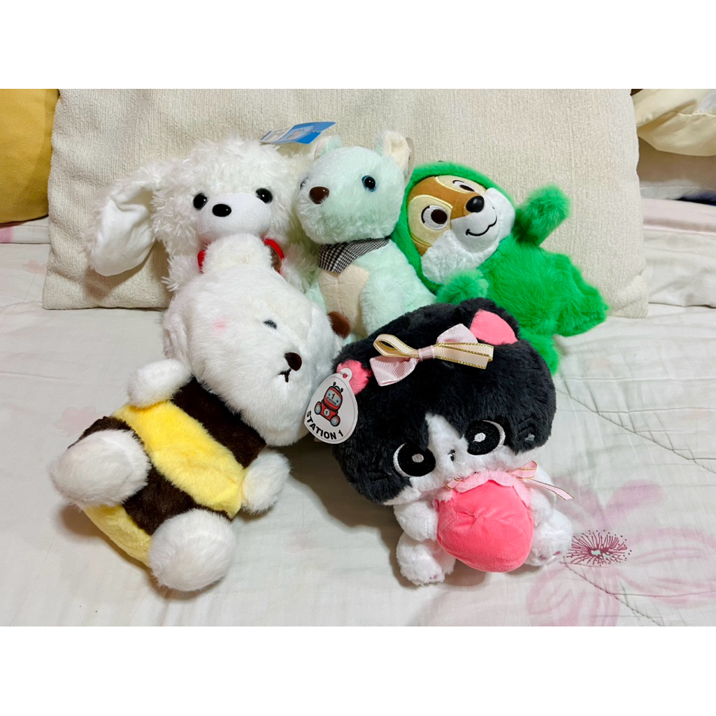 ตุ๊กตาไซส์ปกติ 💛 น้อน 5 ตัว ตุ๊กตาน่ารัก รวมหลายแบบให้จับจอง 💘 (ตู้คีบกลาง)