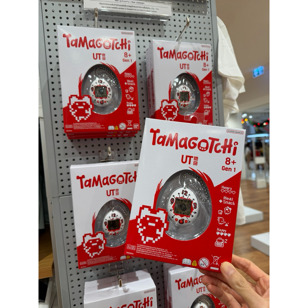 Uniqlo Tamagotchi BANDAI NAMCO ทามาก็อตจิ