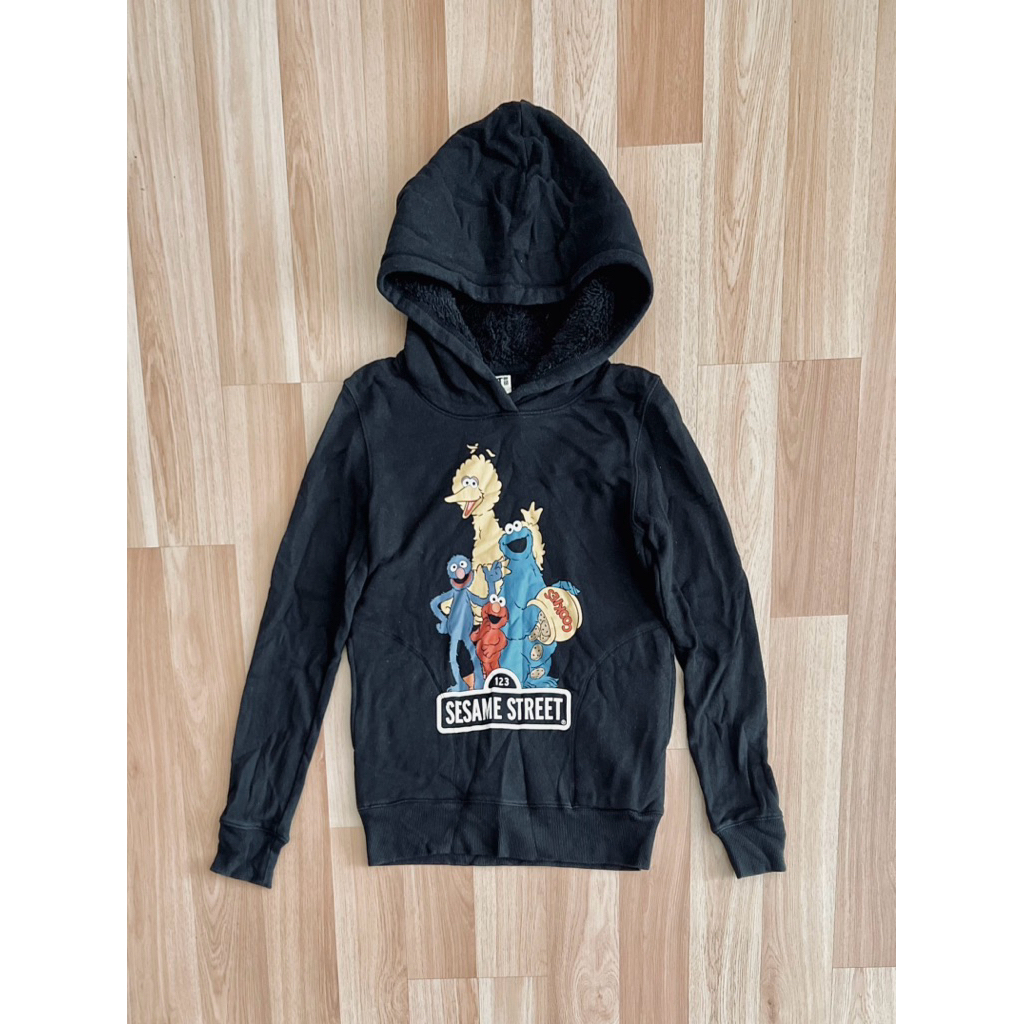 uniqlo ut Sesame hoodie