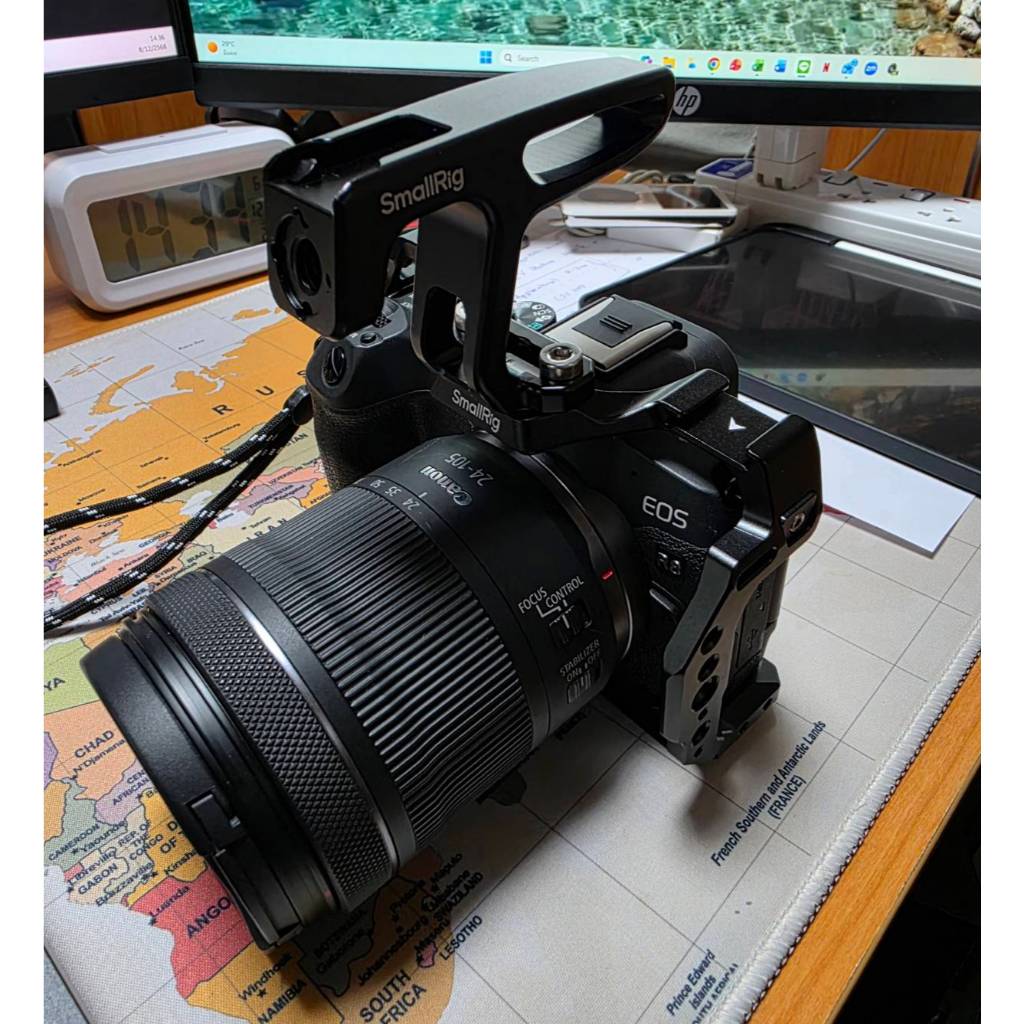 กล้อง canon r8 พร้อม เลนส์ rf 24-105 f4-7.1 และ rf 16 f2. พร้อมฟิลเตอร์ และ smallrig สำหรับถ่ายวิดีโ