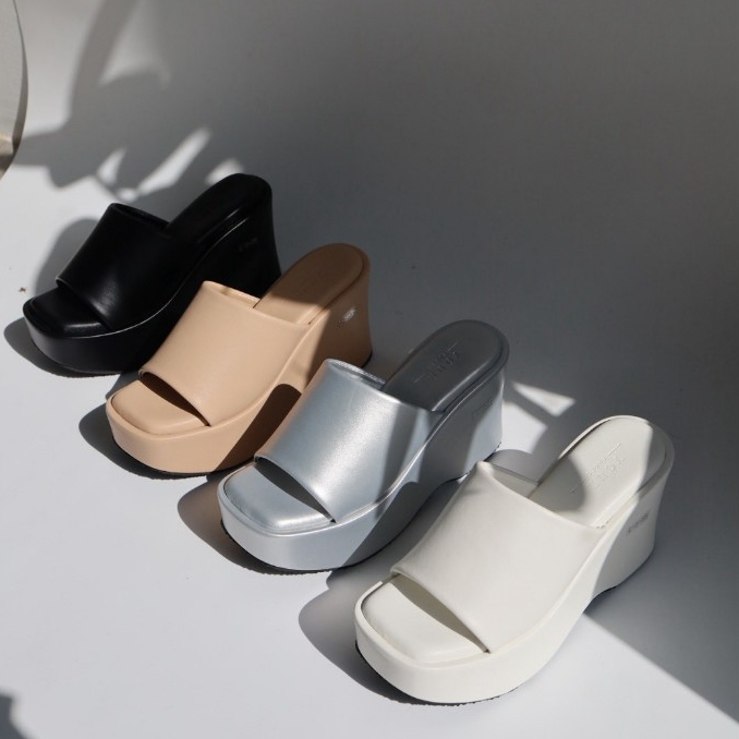 YOURSHOES L8 / รองเท้าส้นตึกสูง 4นิ้ว รองเท้าสุขภาพพื้นนุ่ม