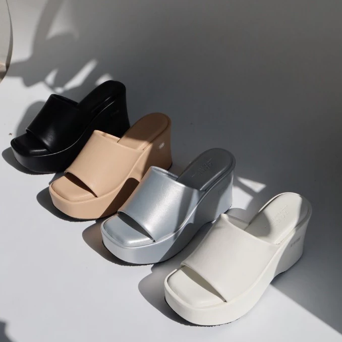 YOURSHOES L8 / รองเท้าส้นตึกสูง 4นิ้ว รองเท้าสุขภาพพื้นนุ่ม