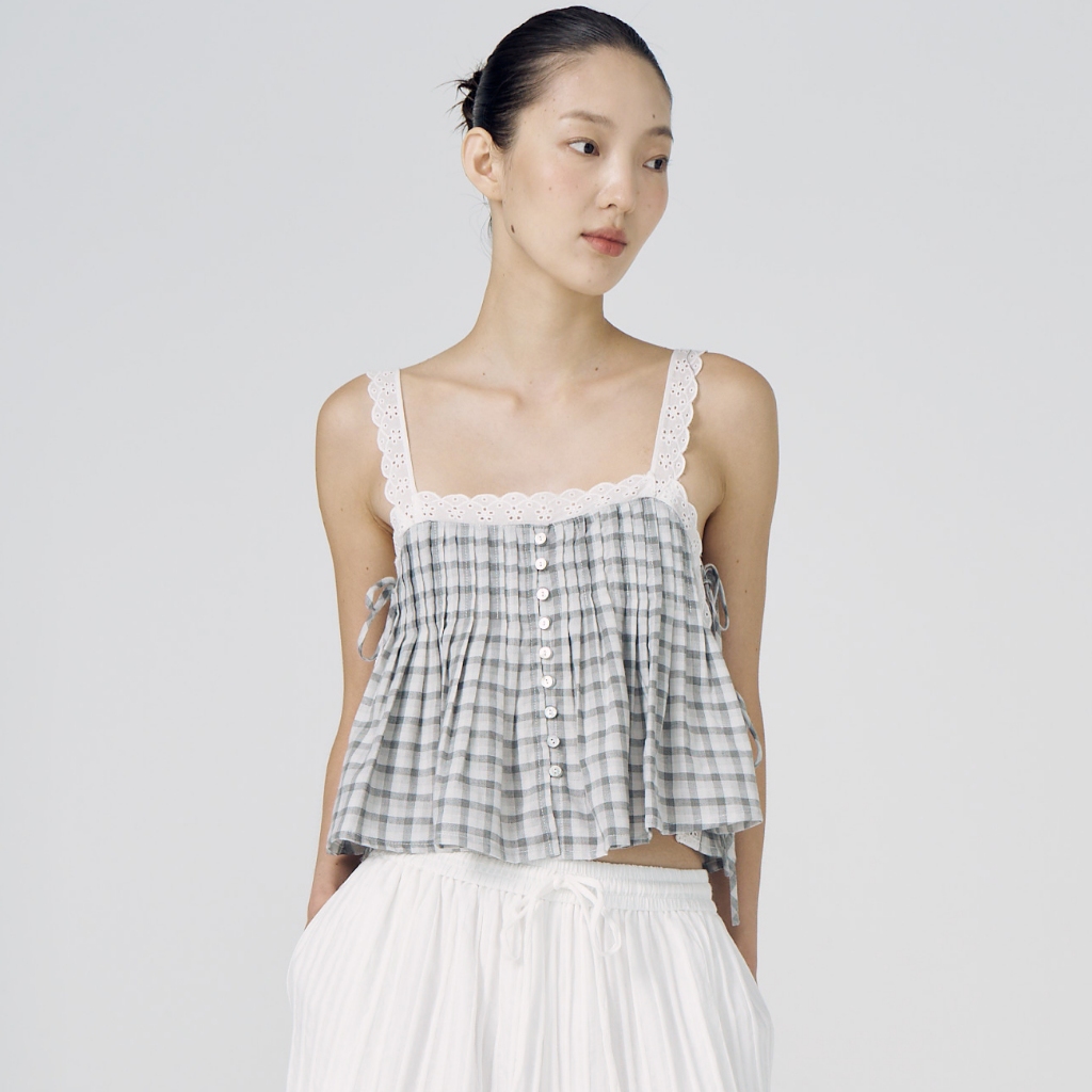 COWORKER – Lace-trimmed Top with Tie Detail เสื้อแขนกุดตกแต่งลูกไม้ มีเชือกผูก