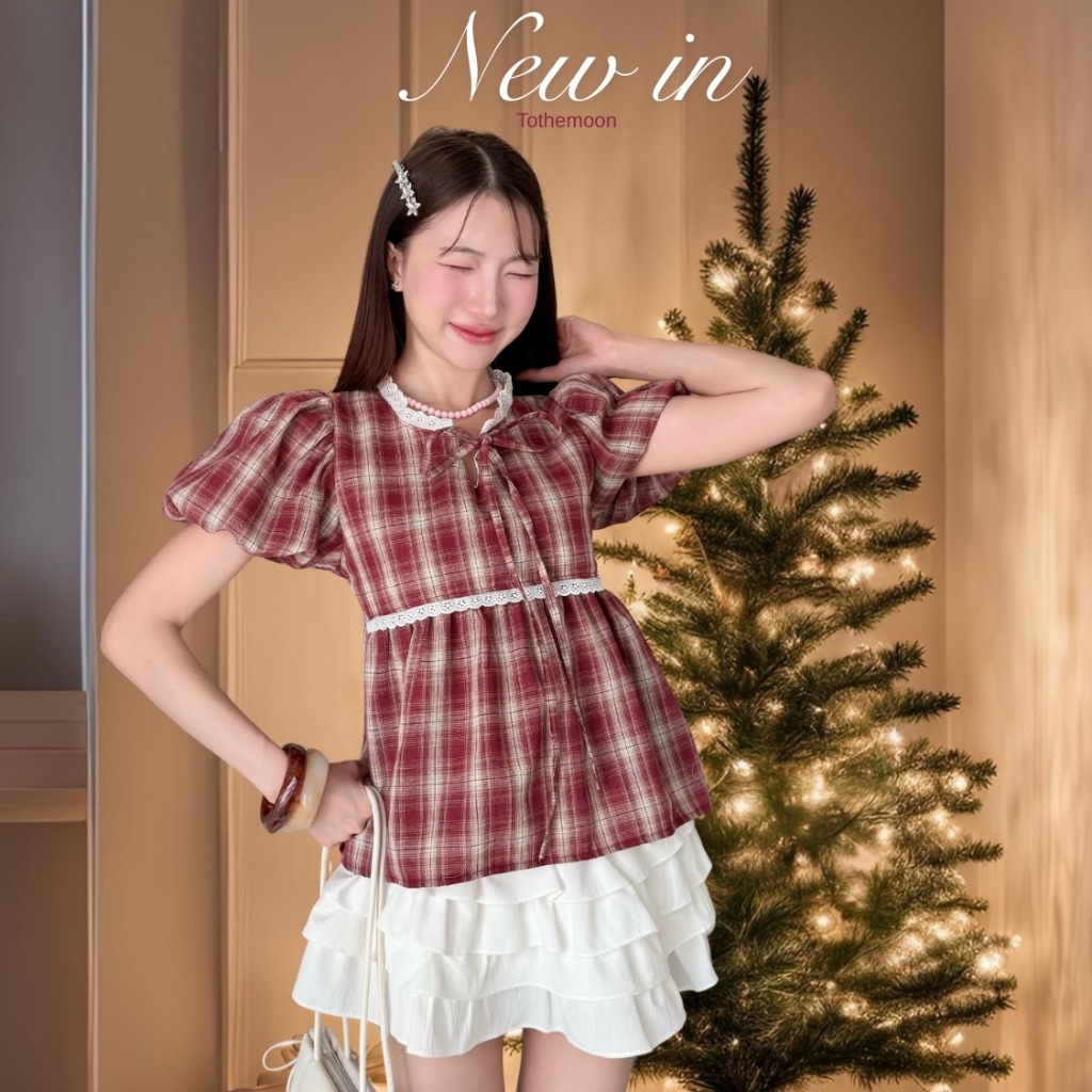 KN.Clothes เสื้อแขนบอลลูน คอลูกไม้ผูกโบว์ ช่วงหน้าอกมีซับใน TOTHEMOON