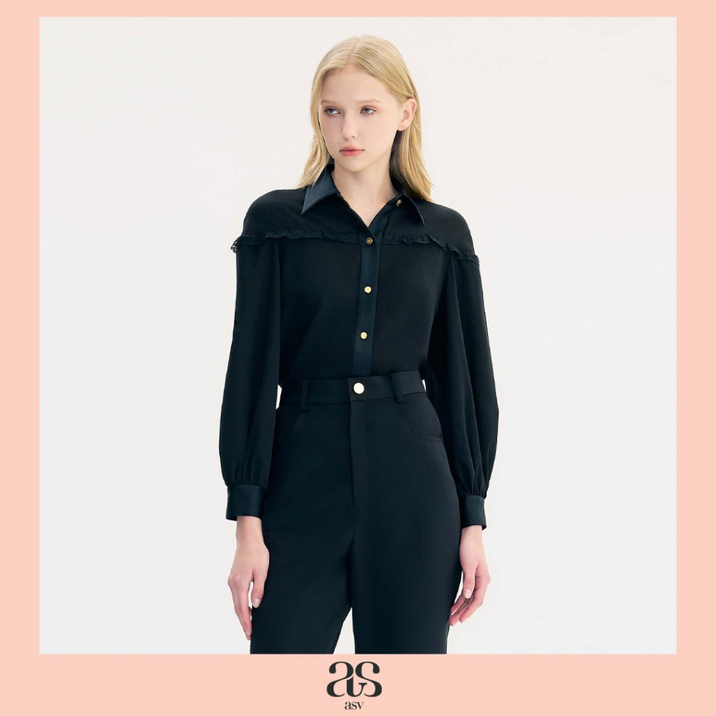[asv aw25] Deanna Long Sleeve Shirt เชิ้ตผู้หญิง แขนยาว ตัดต่อผ้าชีฟองช่วงไหล่ แต่งแถบลูกไม้ ปลายแขนแต่งวอลลุม กระดุมทอง