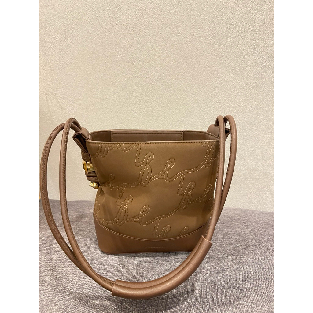 ส่งต่อกระเป๋า atreasurebox สี mocha