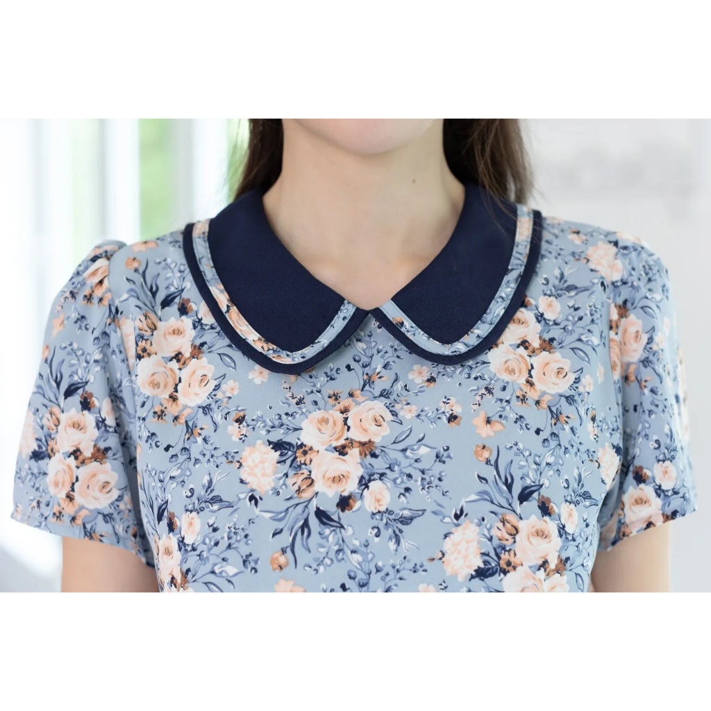 Narinari : MT4101 Trimmed Peter Pan Collar Blouse เสื้อทำงานปกบัวผ้าพิมพ์ลาย ราคา ถูกที่สุด ดีลบีเคเค แกลเลอรีภาพที่ 7