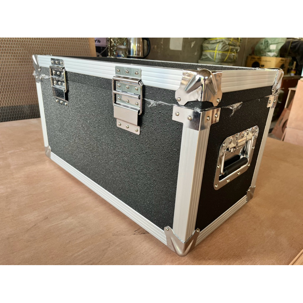 กล่องอุปกรณ์ขอบอลูมิเนียม ขนาดกว้าง30 ยาว60 สูง30cm แข็งแรงทนทาน อุปกรณ์ครบ - รูปที่ 3