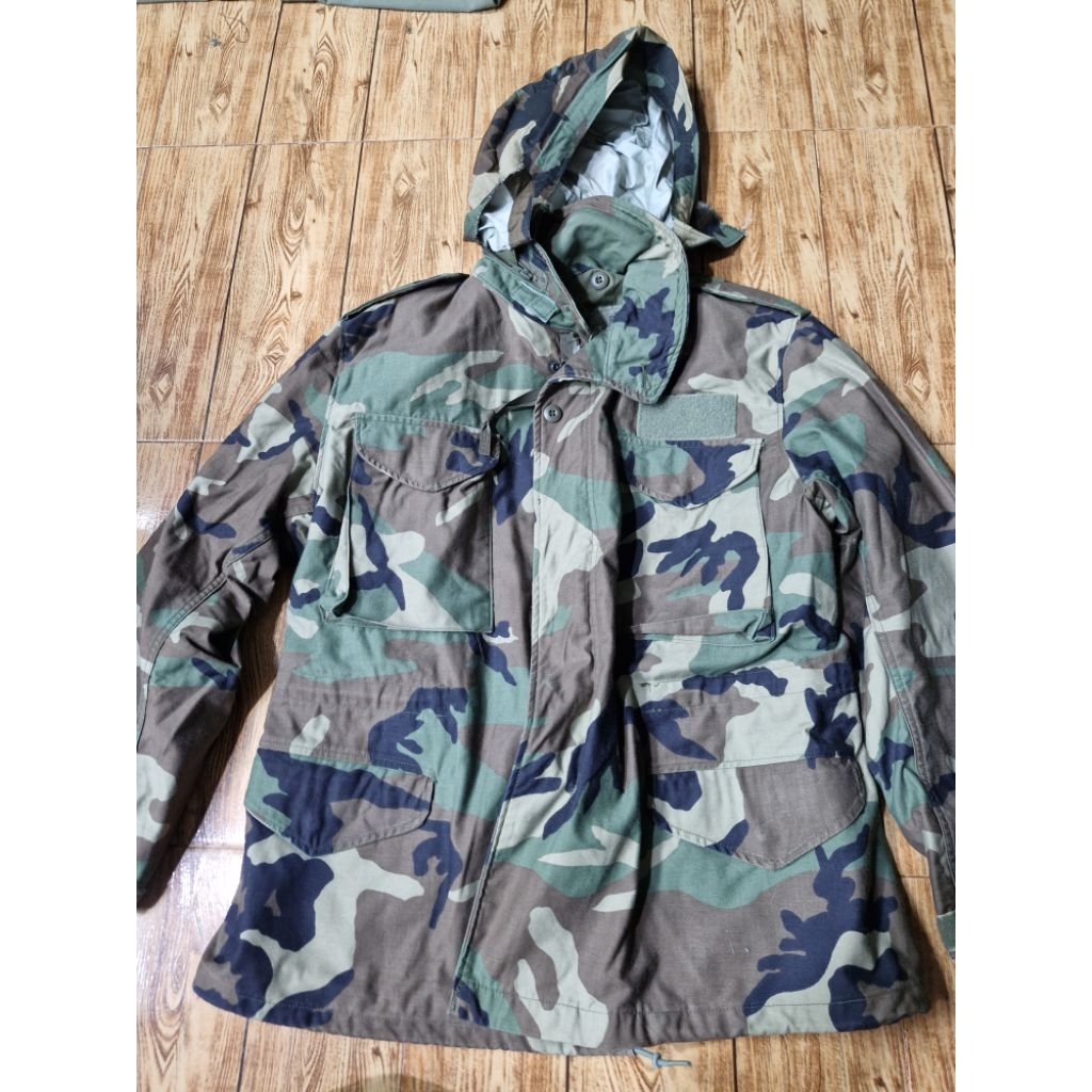 เสื้อแจ็คเก็ตทหาร USA .M65COAT, COLD-WEATHEA, MAN'S FIELD  WOODLAND สถาพ Dead Stock MEDIUM SHOR อก46