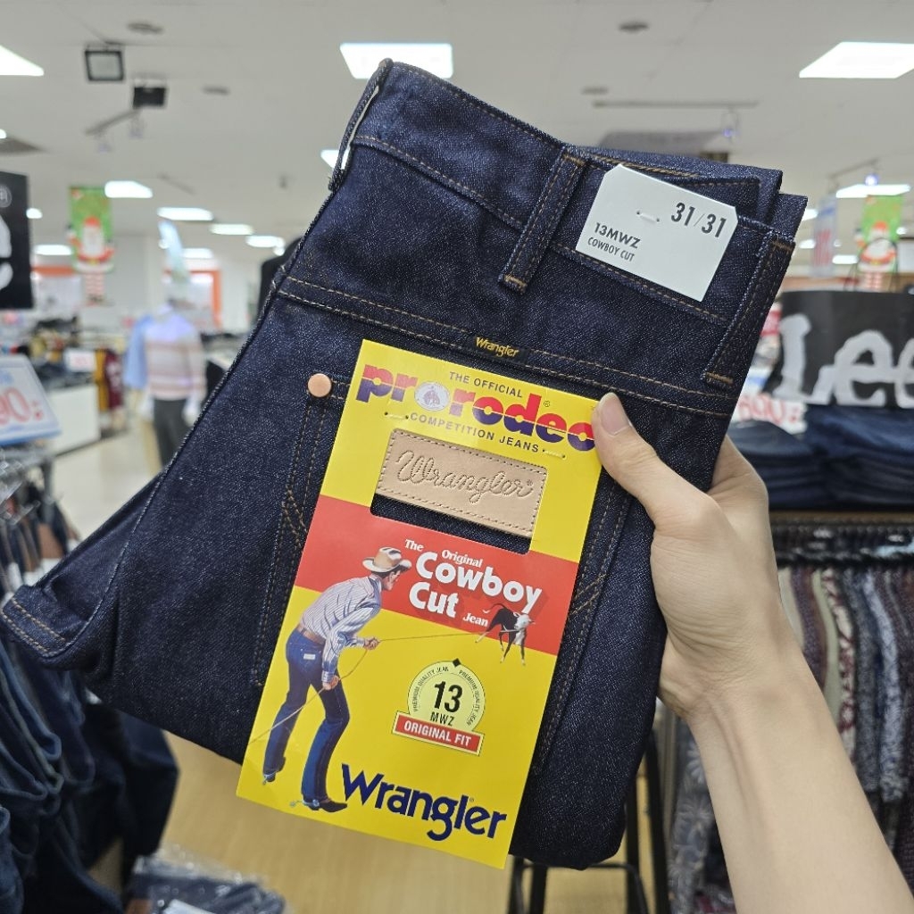 กางเกงยีนส์ Wrangler ผู้ชาย ผ้าทอสลับ ผ้าดิบ14Oz. ทรงกระบอกตรง[13MWZ] สีเข้ม รุ่น(MMWZN14)