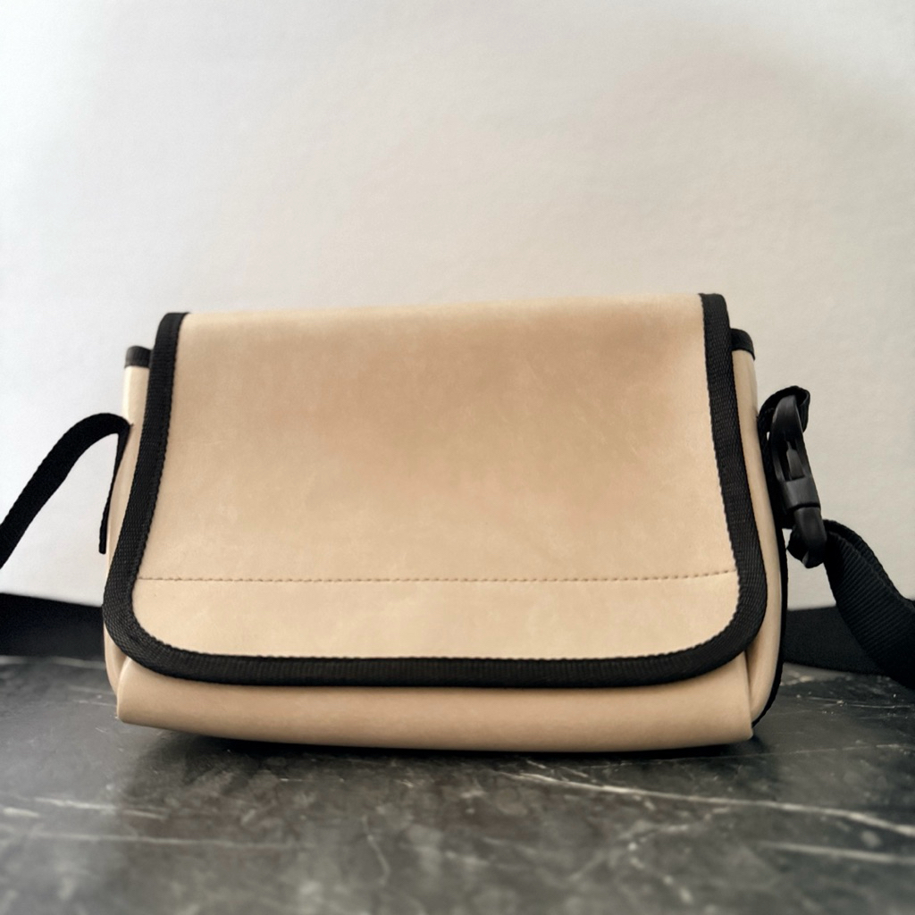 ส่งต่อกระเป๋าสะพายข้างผู้ชาย จากร้าน BARON.BKK สภาพสวย ใช้งานน้อยมาก ✨