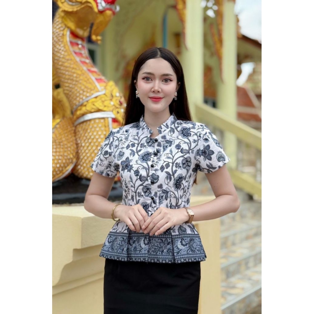 เสื้อผู้หญิงผ้าปาเต้ะสีเทาคอจีนกระดุมมุกงานใส่สบายผ้าไม่หนาไม่บางใส่ได้ทุกโอกาส