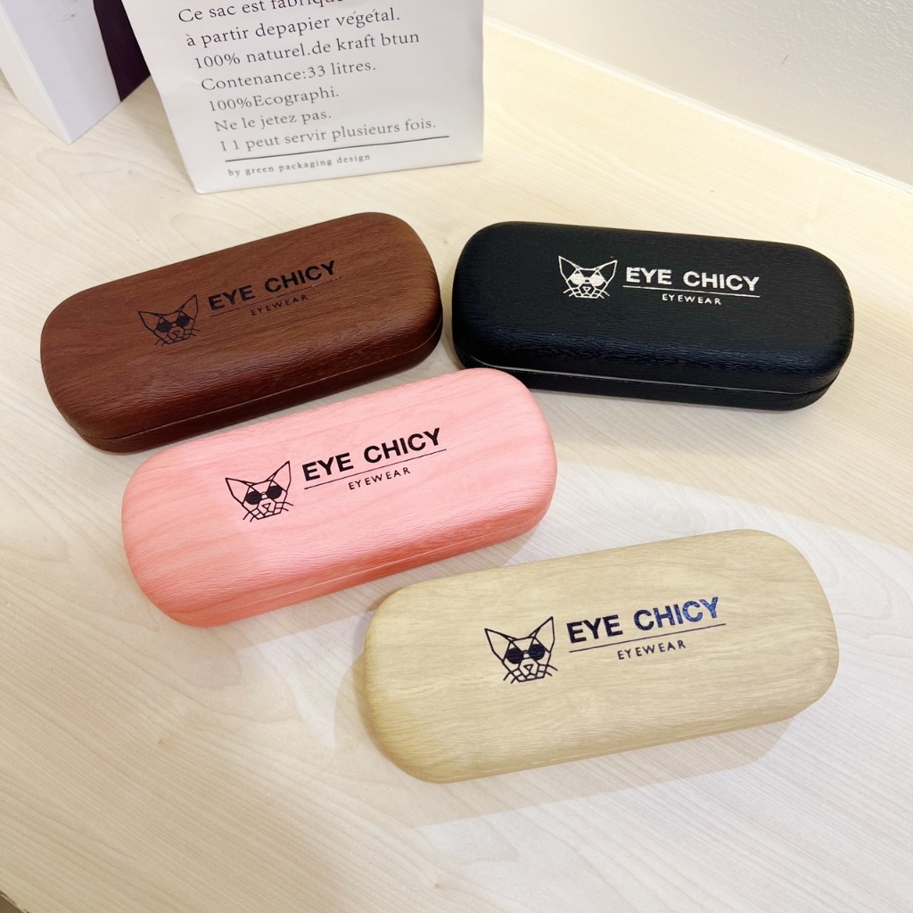 กล่องใส่แว่น EYECHICY รุ่น Signature พร้อมผ้าเช็ดเลนส์