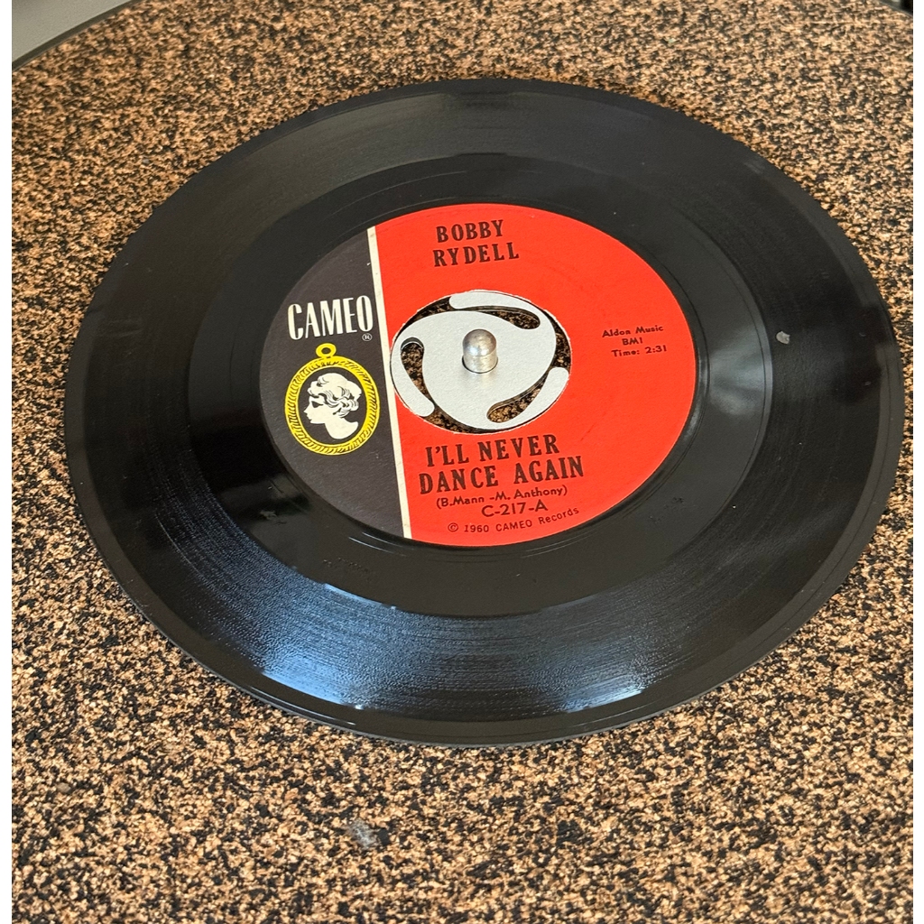 อะแดปเตอร์ 45 RPM สําหรับแผ่นเสียงขนาด 7 นิ้ว มีสีเงินและสีดำ
