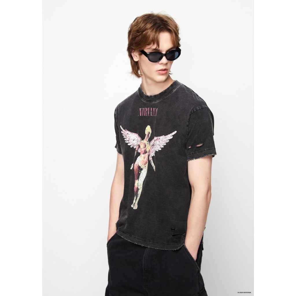 เสื้อวง Nirvana collaborate with CPS Chaps ของใหม่ ของแท้ 100% ป้ายแท็กครบ  ผ้าฟอกเนื้อดี ทรงสวย