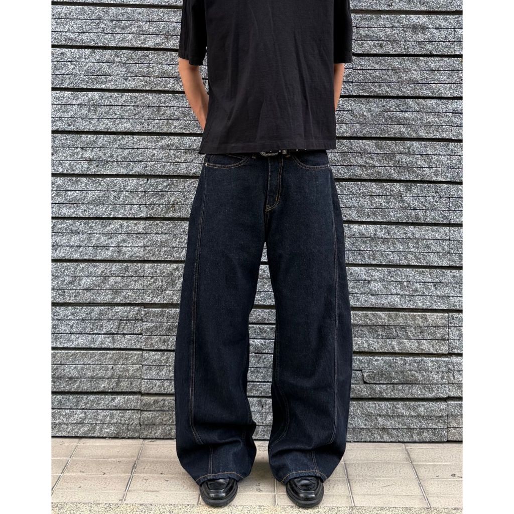 OFFSET RAW DENIM BLACK กางเกงยีนส์ทรงกระบอกใหญ่ สียีนส์ดำ