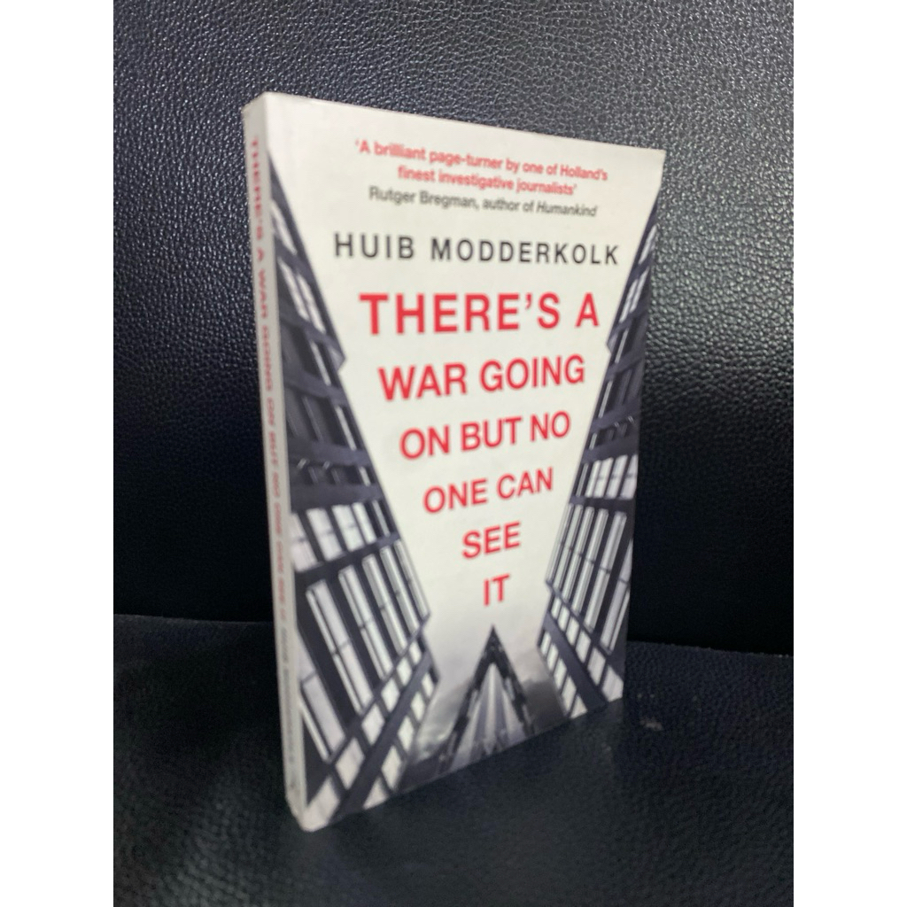 (หนังสือภาษาอังกฤษพร้อมส่ง) THERE'S A WAR GOING ON BUT NO ONE CAN SEE IT HUIB MODDERKOLK(R5)