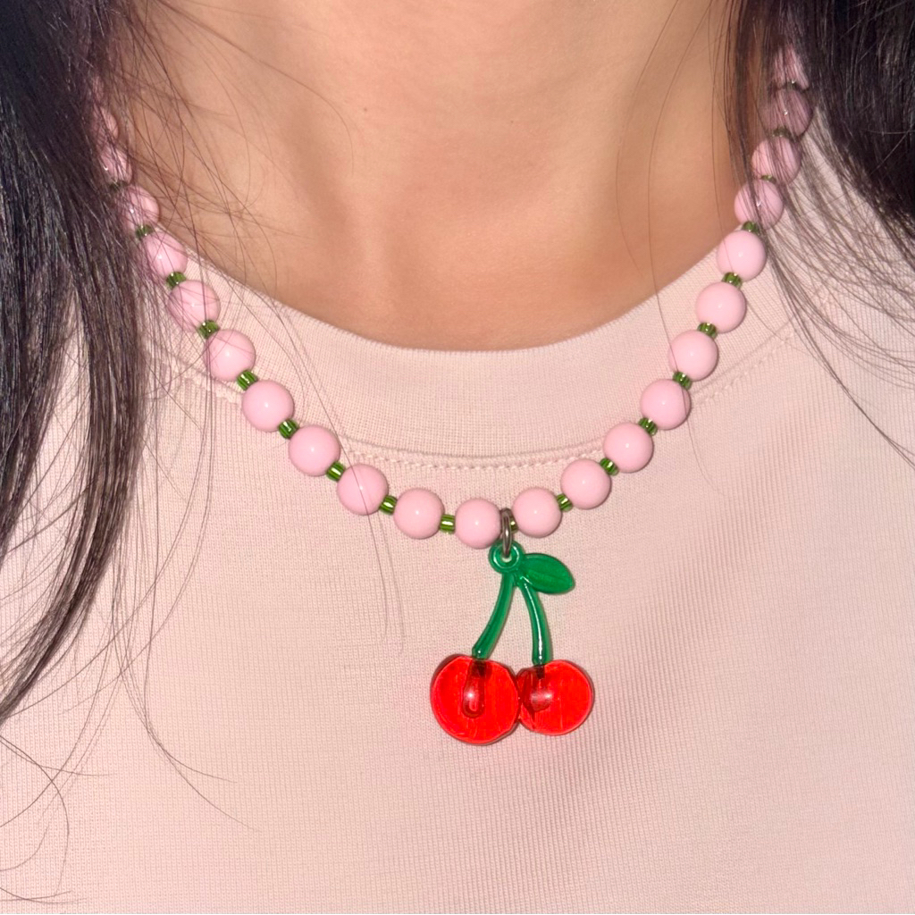 Piing me Necklace | สร้อยคอลูกปัดเม็ดใหญ่ (8 mm) สลับลูกปัดเม็ดเล็กพร้อมจี้เชอรี่