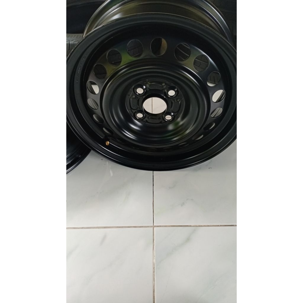 ล้อกระทะขอบ15 กระทะล้อ4รู100 CB54.1 (ผ่านการใช้งาน)