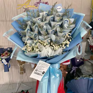 ช่อกรวยเปล่าใส่แบงค์ได้ 20-30 ใบ ติดคอนเกรท / ป้ายวันเกิด