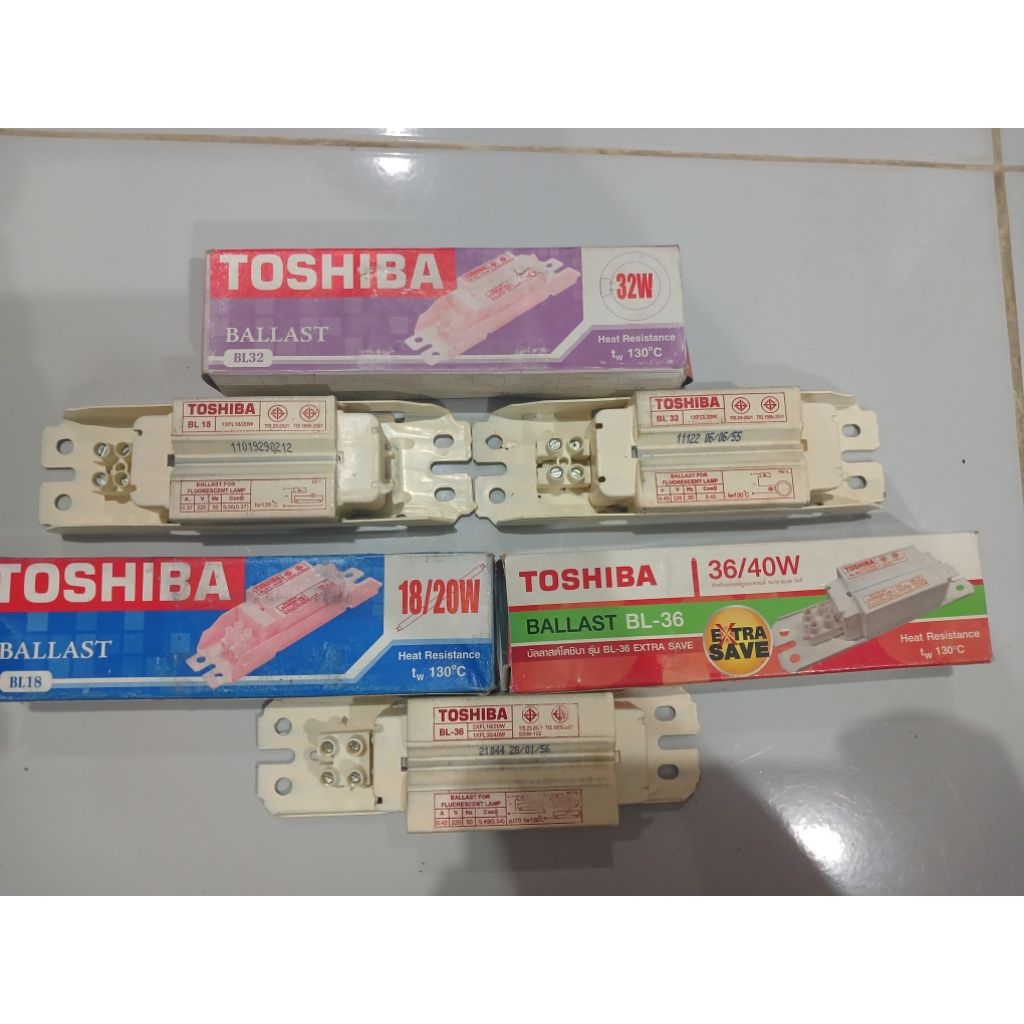 (โล๊ะสต๊อกสินค้า)Toshiba บัลลาสต์แกนเหล็กขนาด18วัตต์ขนาด 32 วัตต์และขนาด 36 วัตต์สำหรับหลอดฟลูออเรสเซนต์