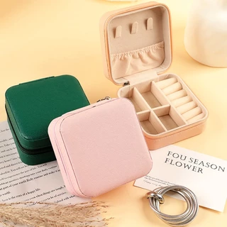 หนังเทียม กล่องใส่เครื่องประดับ ทรงสี่เหลี่ยม หรูหรา พรีเมี่ยม คุณภาพสูง Jewelry Box PU Leather Square Shape