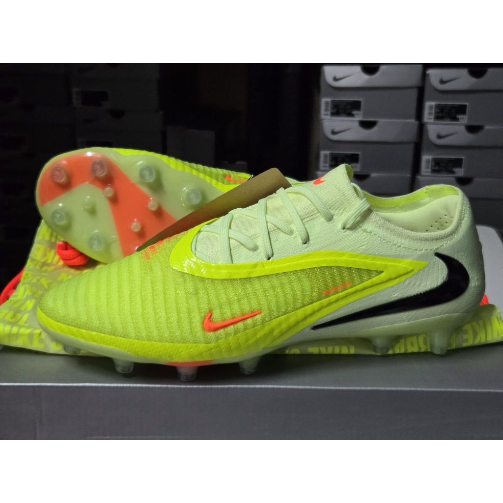 Nike Phantom 6 Low Elite AG-Pro รหัส HQ2335-800 (มีไซส์ 250)