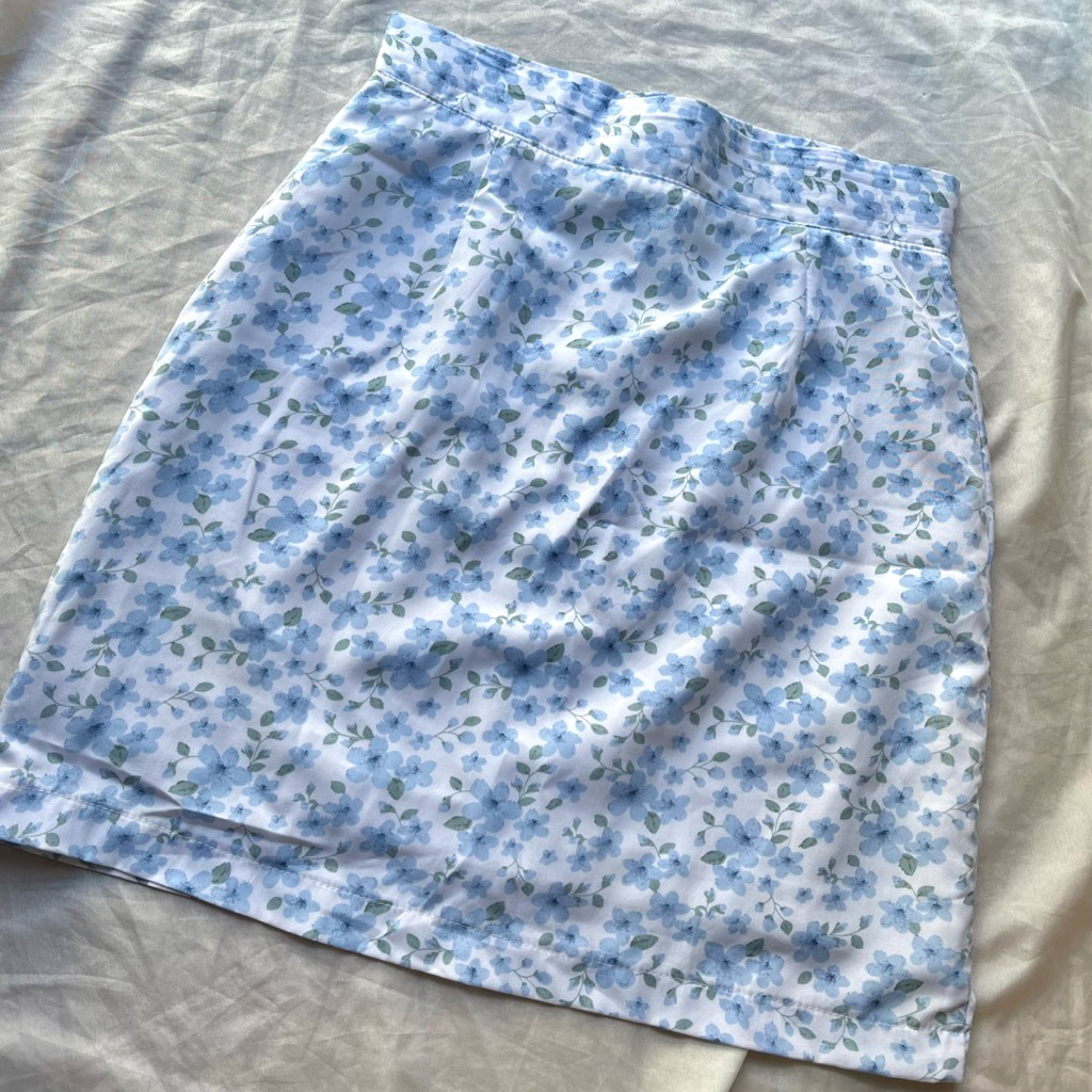 กระโปรงแบรนด์ fromme ผ้าเบาสบาย แต่ไม่โปร่งแสง✨