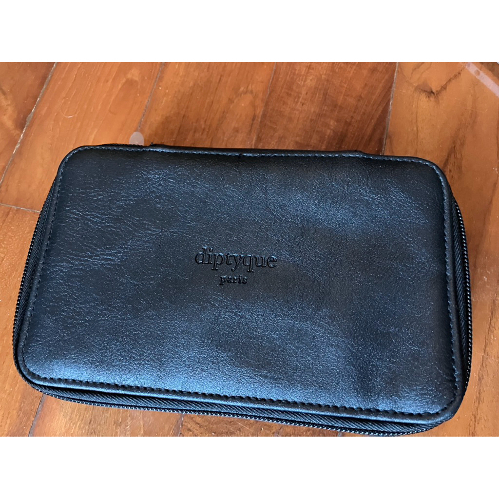 Diptyque Paris Qatar Airways Business class Amenity kit ใหม่ยังไม่ได้แกะ