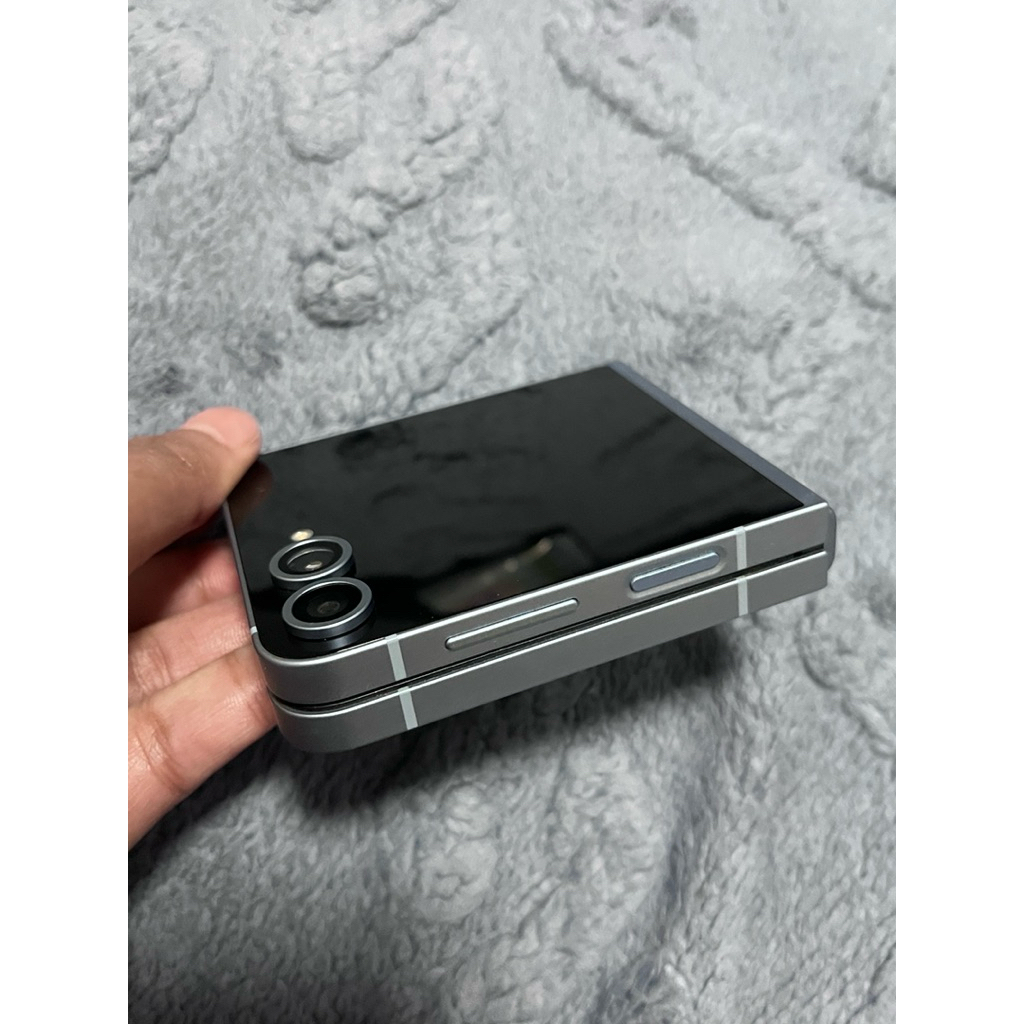 Sumsung Z flip 6 มือสอง
