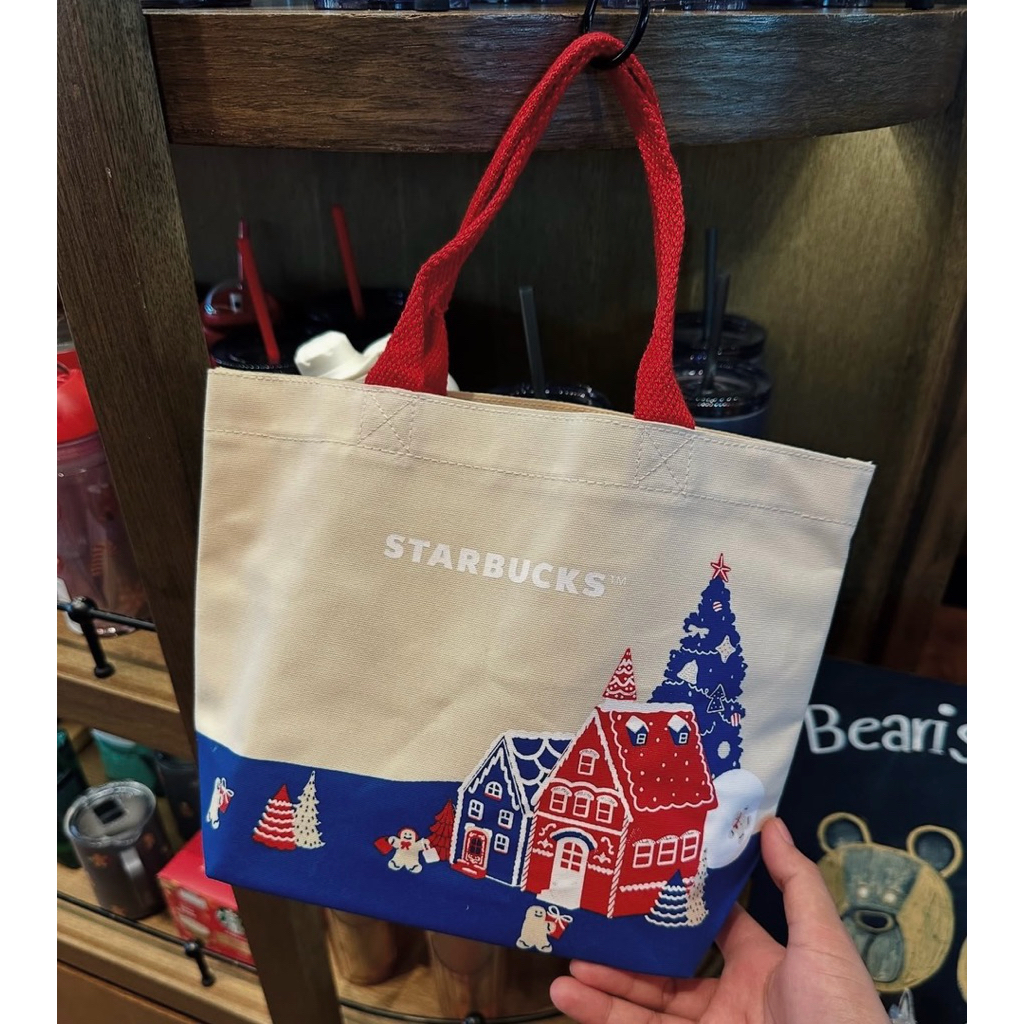 ส่งต่อ ของใหม่ยังไม่แกะกระเป๋าผ้า Starbucks Christmas 2024ลาย Holiday Carnival Bag (December Onward)