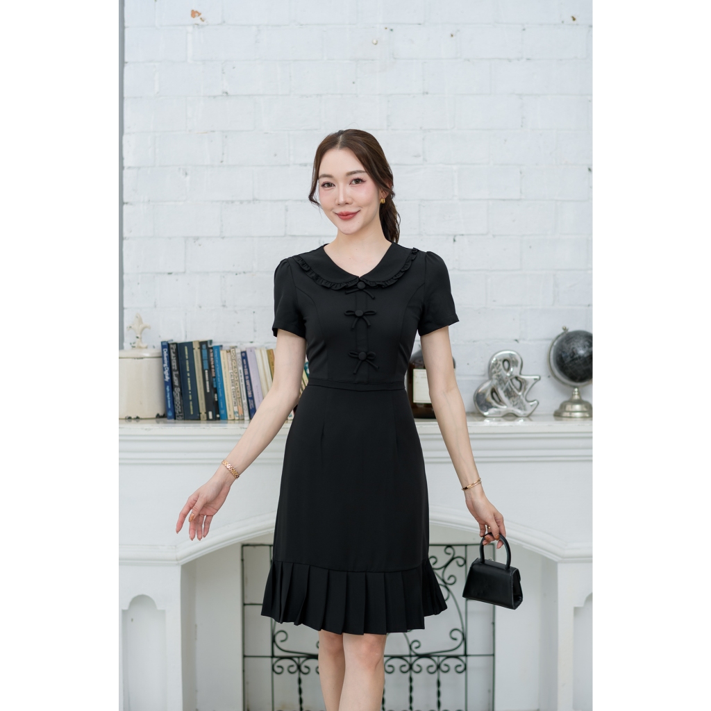 ZC253ชุดเดรสคอบัวเอวระบายแต่งปลายพลีทผ้าพื้นเรียบ / พร้อมส่ง
