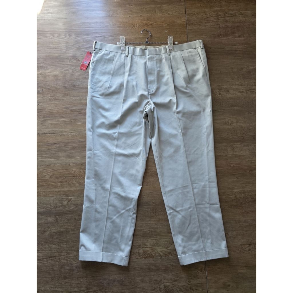 DOCKERS กางเกงผ้าขายาวสีน้ำตาลเอวซิปหน้ากระเป๋าข้าง(มือ1)ไซส์(44/30)เอว45สะโพก52ยาว41.5(งานมือหนึ่ง)