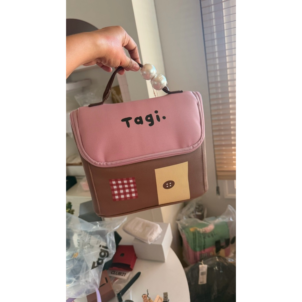 ใหม่กระเป๋าใส่เครื่องสำอางTagi