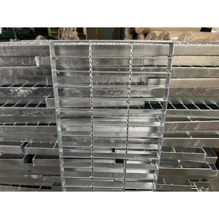 ตะแกรงท่อระบายน้ำ กว้าง 20cm 25cm 30cm 35cm ยาว1m ตะแกรงเหล็ก ฝาท่อน้ำ ฝารางน้ำ Steel Grating ฝาปิดท่อระบายน้ำ ทนสนิม