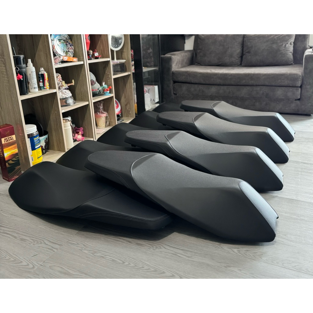 เบาะแท้PCX160 ปาดทรงกลาง  ผ้าเดิมเทาดำABS โครงแท้เดิมใส่หมวกได้ - รูปที่ 3