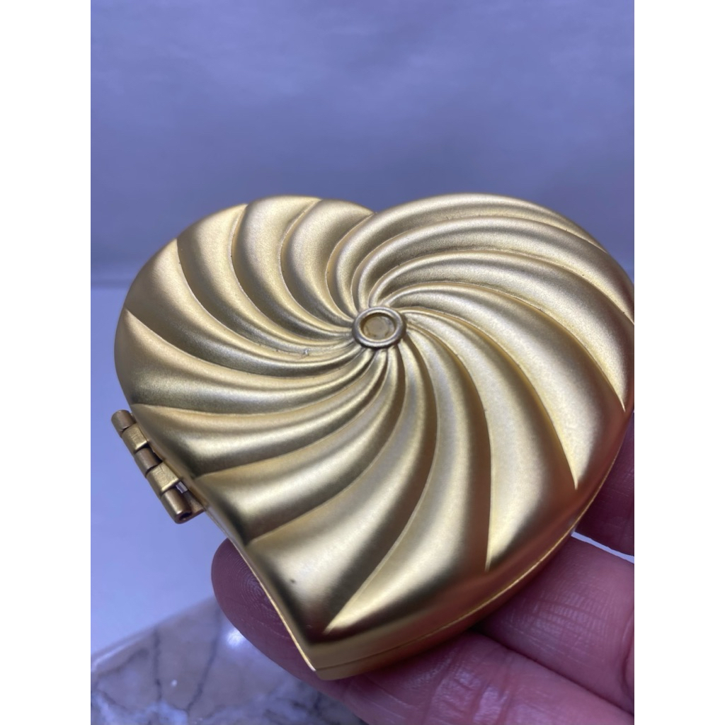 ตลับเครื่องสำอางค์ mikimoto