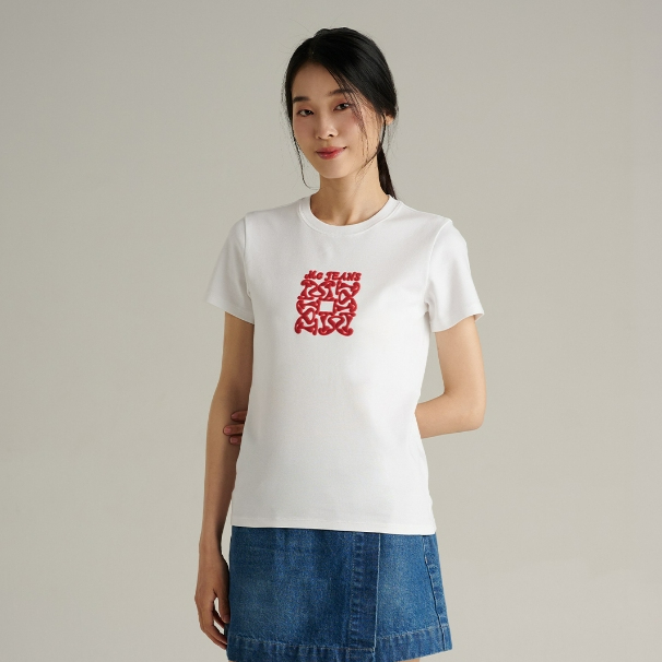 Mc JEANS (แม็คยีนส์) Online Exclusive เสื้อยืดผู้หญิง เสื้อยืดแขนสั้น ทรงสลิมครอป มีให้เลือก 2 สี MTTZB28